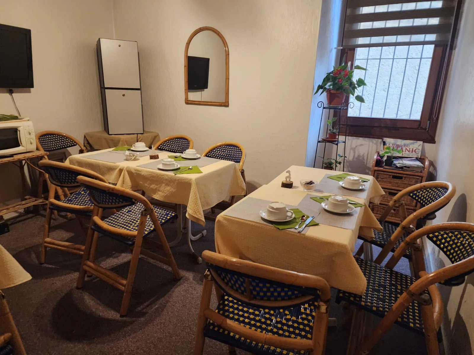Chambres et intérieurs de l'Hôtel du Centre, photo 7