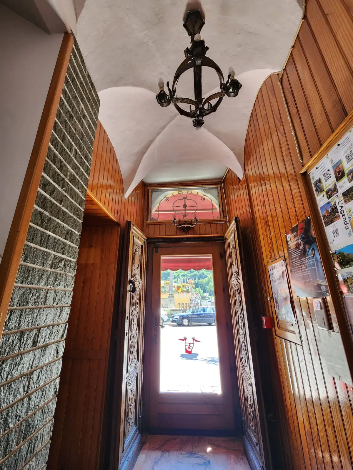 Chambres et intérieurs de l'Hôtel du Centre, photo 9
